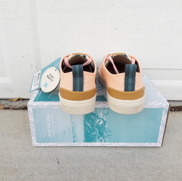 toms - Picture 3 of 3